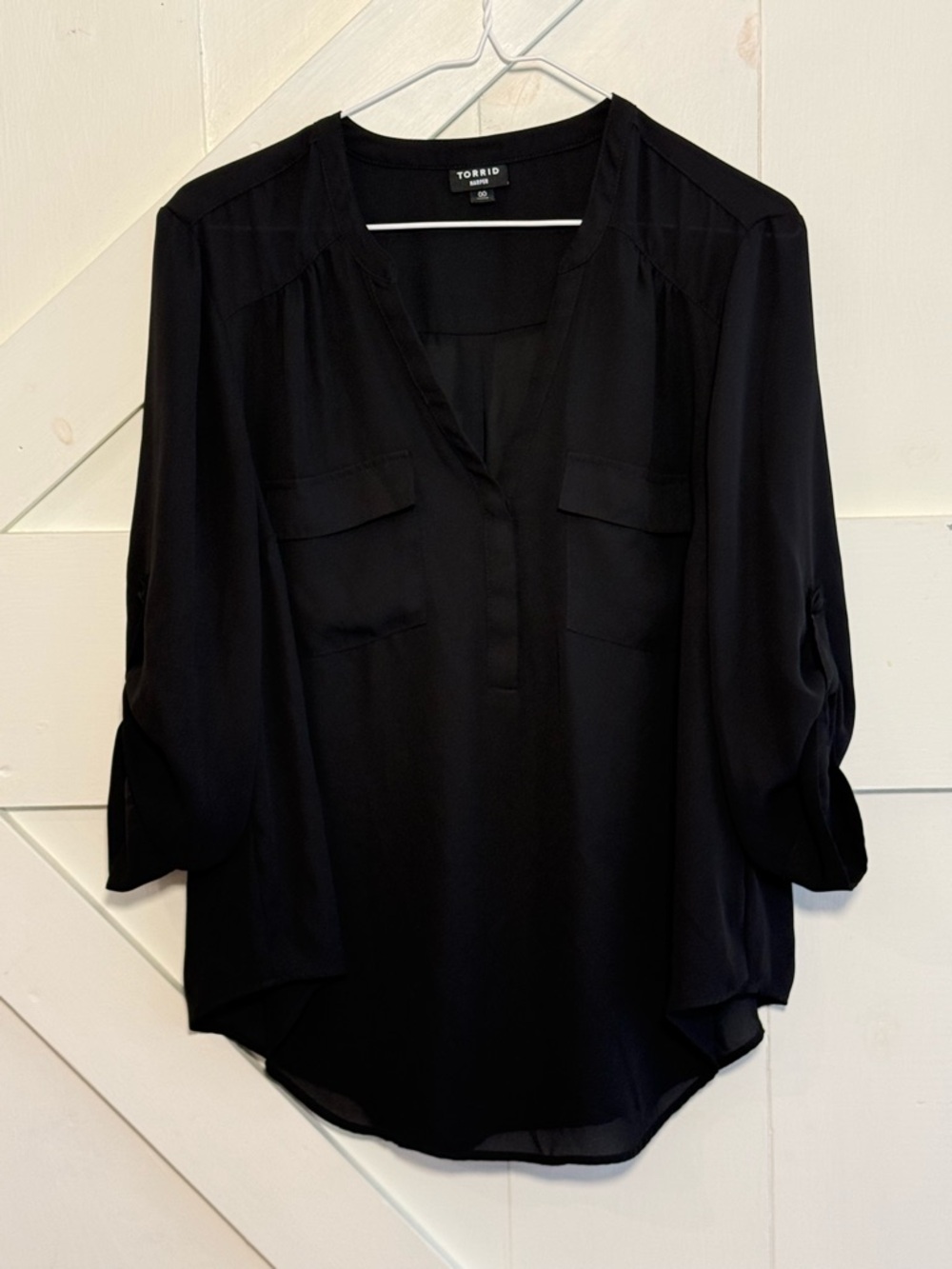 Torrid Harper Black Georgette Roll Tab Blouse Size 00 (Women’s 10) Hi Low